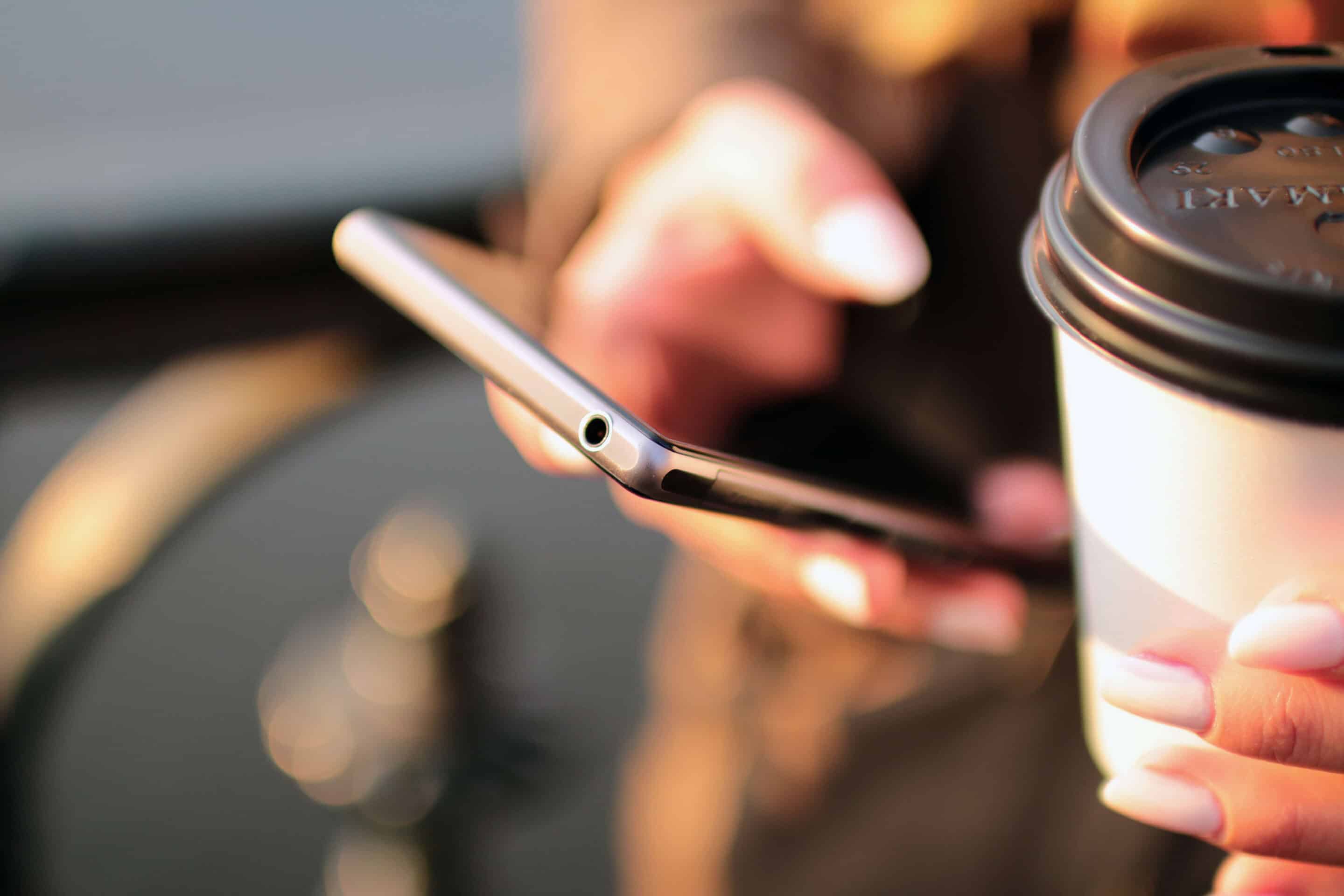 How to Reach Out To a Recruiter