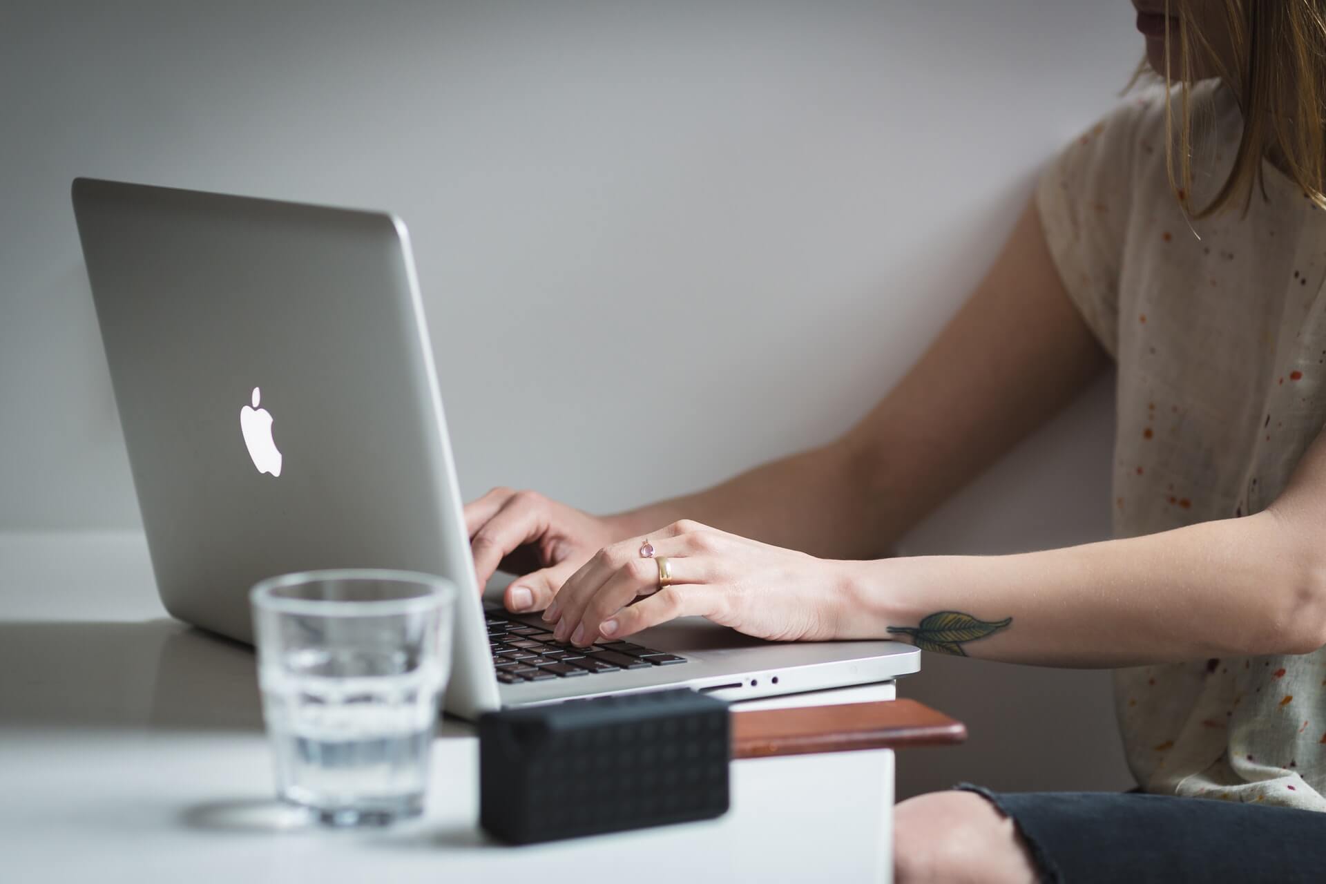 The 3 Pros and Cons of Hiring an Intern