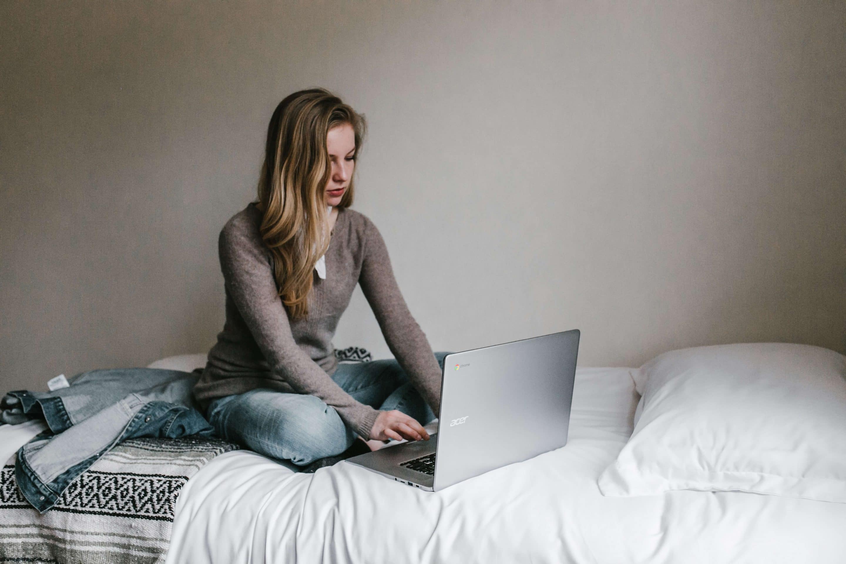 4 Ways to Stay Positive and Productive During Your Job Search