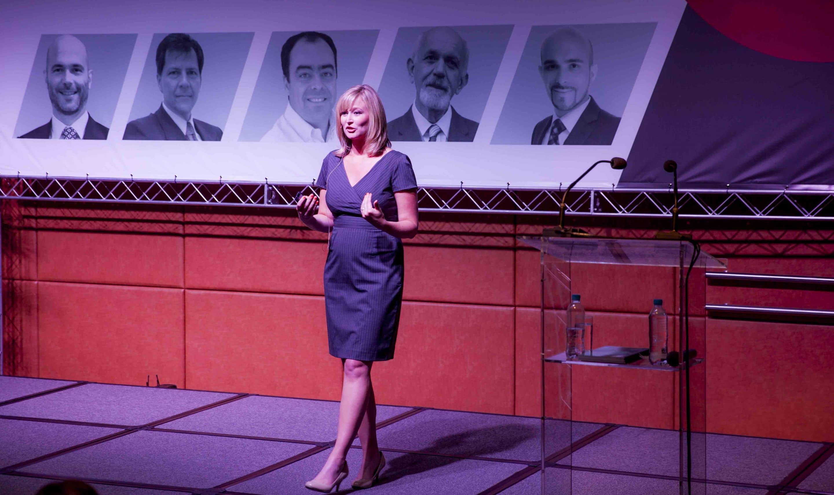 Anna Speaking in Brazil - impostor syndrome